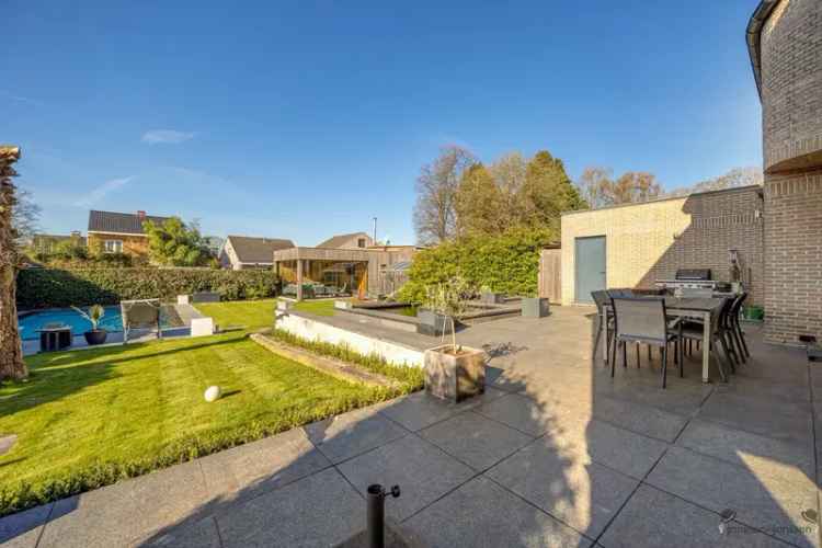 Huis te koop 5 slaapkamers zwembad vijver 977m2