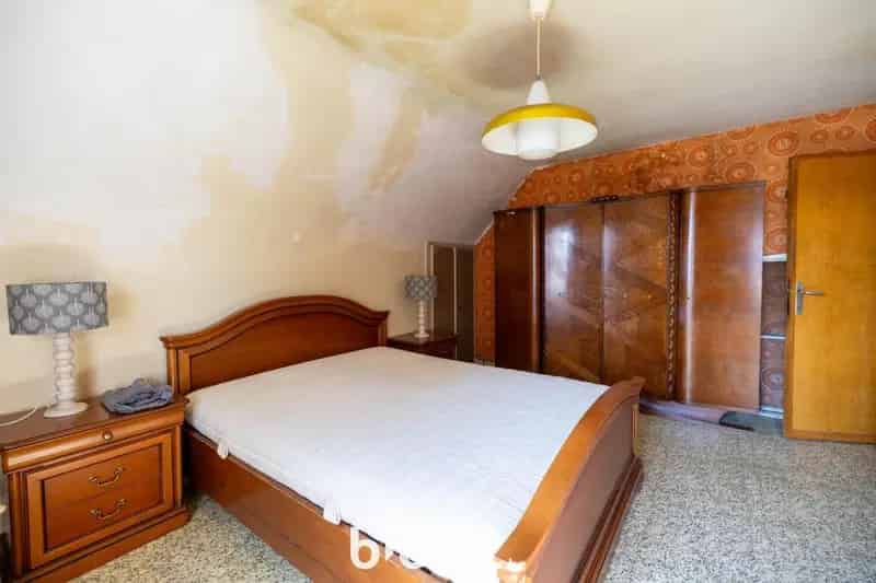 Charmante woning te renoveren met 4 slaapkamers en tuin