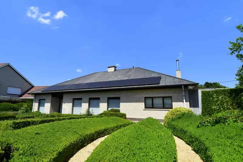 Villa te koop nabij Gullegem centrum: 2 slaapkamers, grote tuin