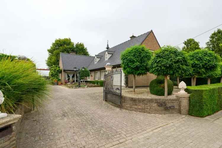 Alleenstaande woning te Dentergem.