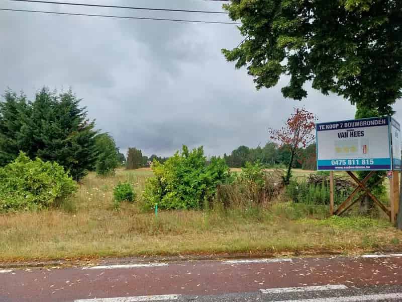 Bouwgrond te Huur 556m² Halfopen Bebouwing