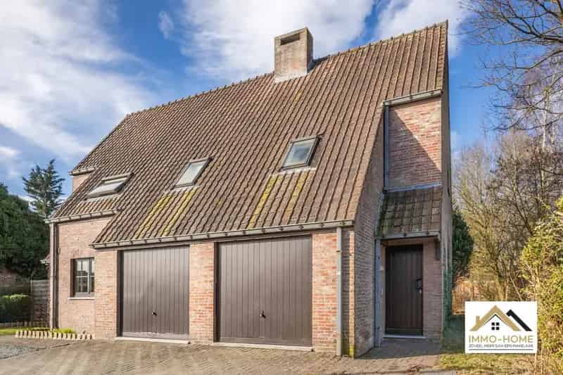 Appartement te koop Lokeren: Ruime villa met twee appartementen
