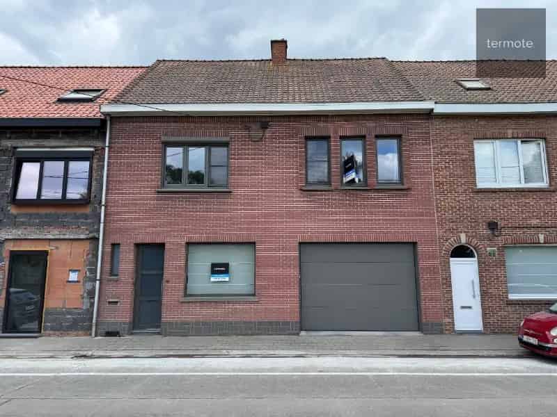 Huis te koop: Ruime gezinswoning met 5 slaapkamers en tuin