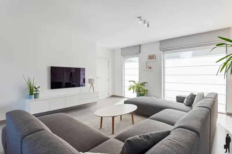 Prachtige energiezuinige woning met 4 slpks, 2 badks en tuin