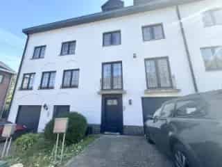 Huis te huur Ukkel 260m² 5 slaapkamers grote tuin