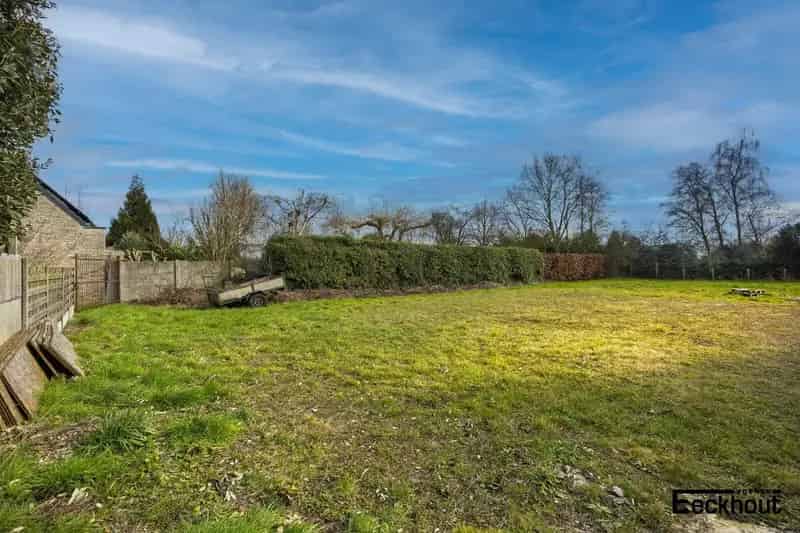 Inwaarts gelegen bouwgrond