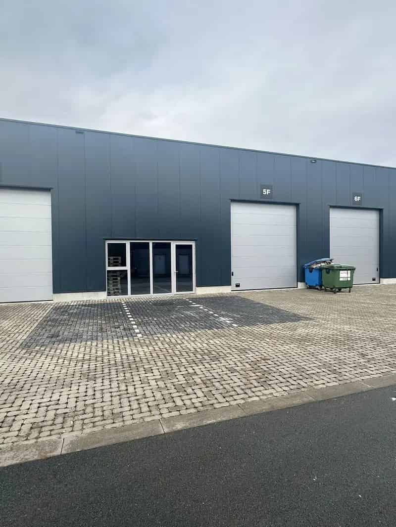 Te Huur Moderne KMO-unit van 255 m² te Stabroek – vlakbij A12