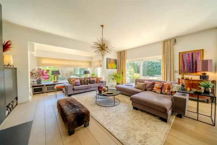 Luxe Villa te Koop in Edegem - 5 Slaapkamers - Grote Tuin