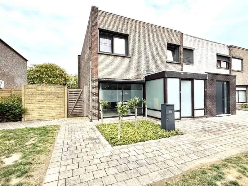 Gezinswoning te Deerlijk: Instapklaar met potentieel