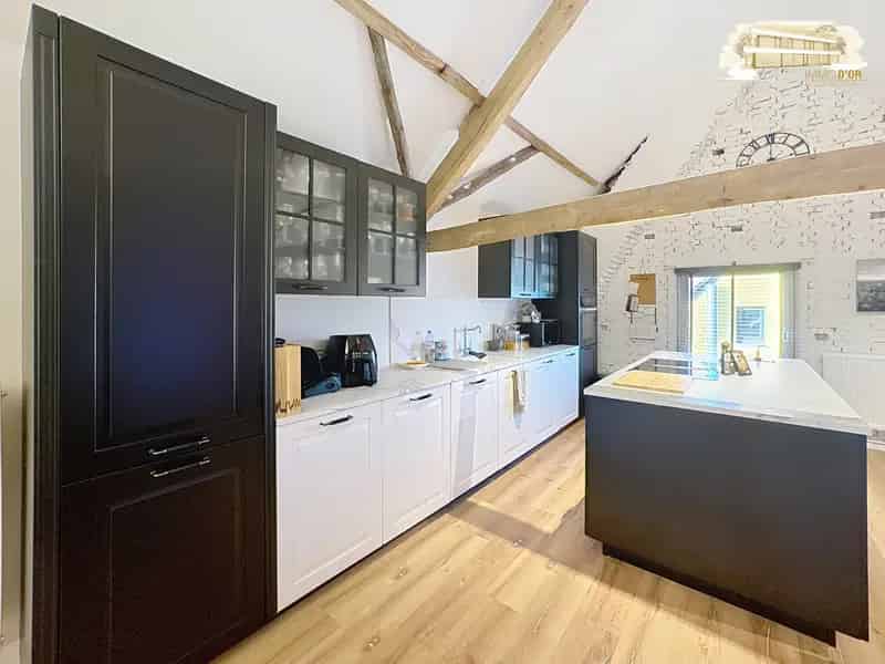Huis te huur: Gerenoveerd pand met handelspand duplex en studio