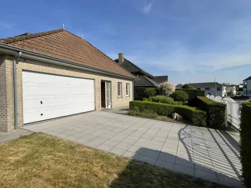 Ruime Villa-Bungalow te Aaigem Nabij Scholen