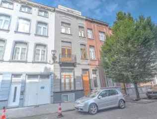 Huis te koop gemengd gebruik in Sint-Jans-Molenbeek met 3 appartementen