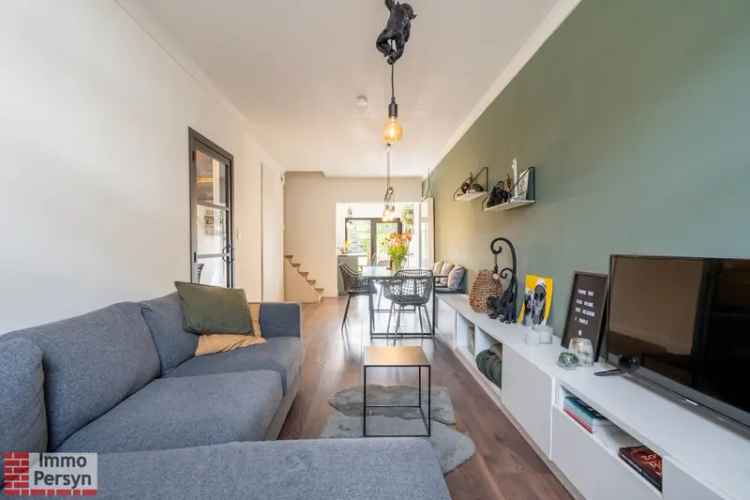 Gerenoveerde woning 2 slaapkamers nabij station