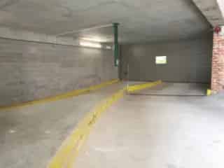 16 Parkeerplaatsen te Koop Etterbeek Schuman