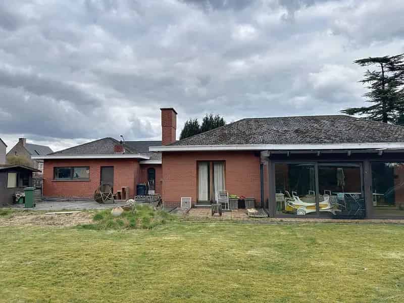 Bouwgrond met woning nabij A12 Zuidtuin