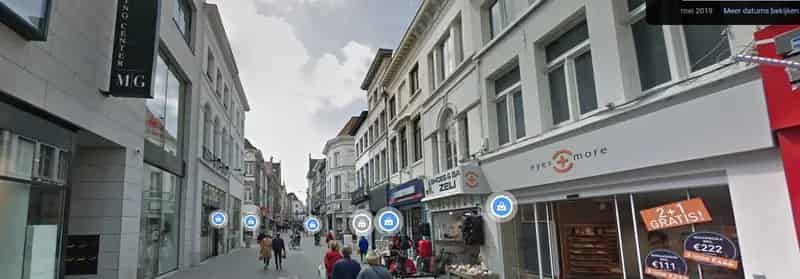 TOP GELEGEN COMMERCIEEL PAND LANGE MUNT
