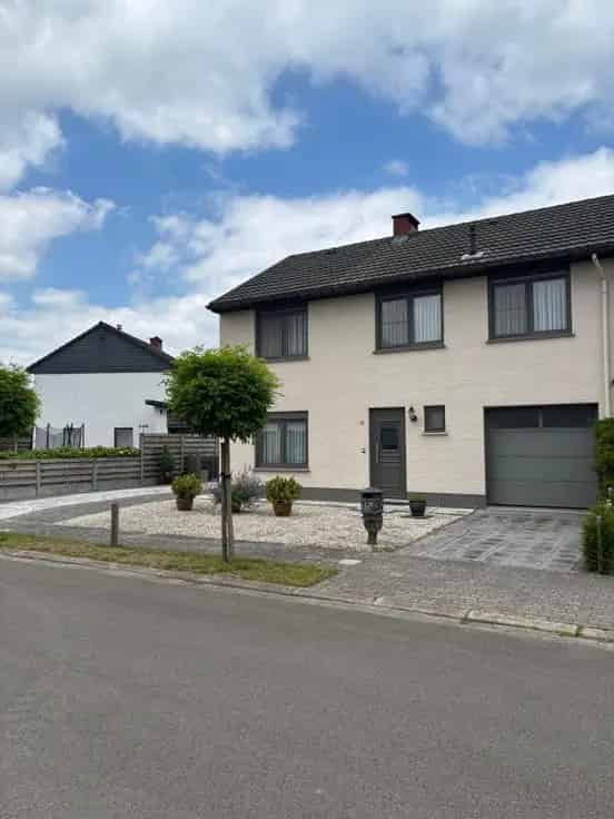 Huis Te Koop 4 Slaapkamers Ruime Tuin Dubbele Garage