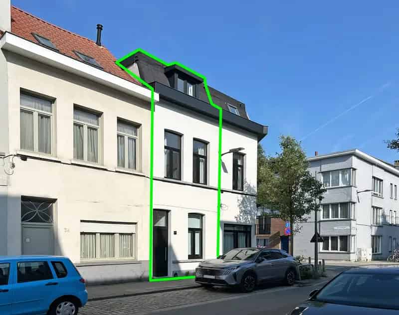 Huis te Koop Oud Berchem 3 Slaapkamers Gerenoveerd