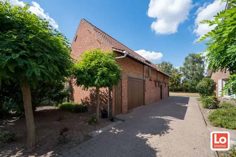 Ideaal gelegen groot perceel bouwgrond/projectgrond in het centrum van Kalken!