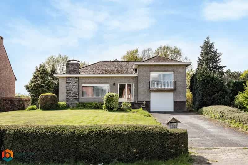 Huis te koop Schriek: 3 slaapkamers, te renoveren