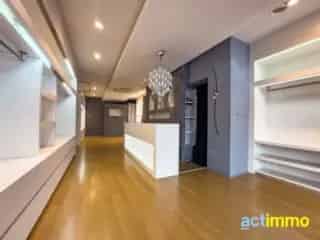 Handelspand te koop Moeskroen 60m2 Centrum
