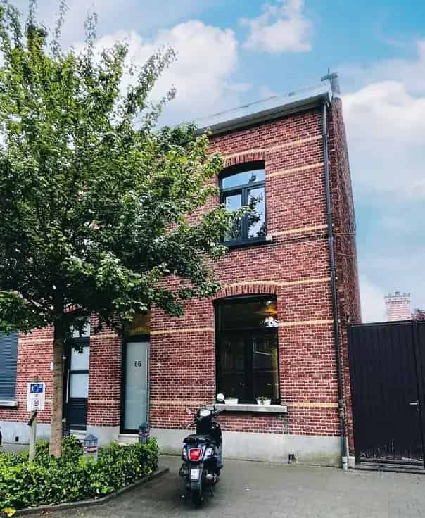 Huis Te Koop Schoten: Instapklare Familiewoning 170m²
