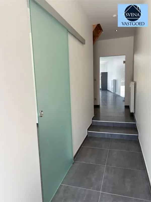 PRACHTIG GERONOVEERDE WONING MET 4 SLAAPKAMERS