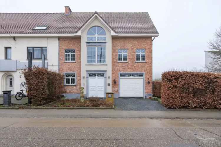 Huis te koop in Hasselt met ruime perceel en drie slaapkamers