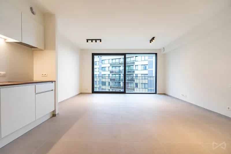 Studio te Huur Mediapark 51m2 Terras Parking