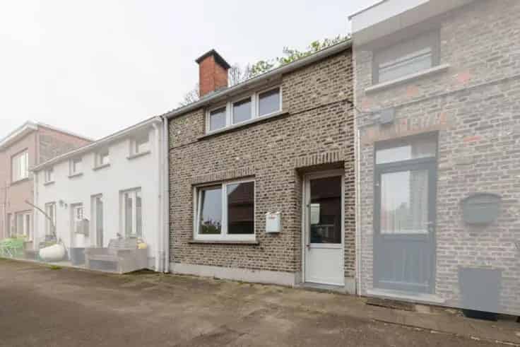 Huis Te Koop Zuidgerichte Tuin Ruime Garage Bijgebouw