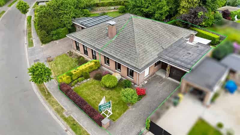 Halfopen Bebouwing te Ranst Vogeltjeswijk - Te Moderniseren