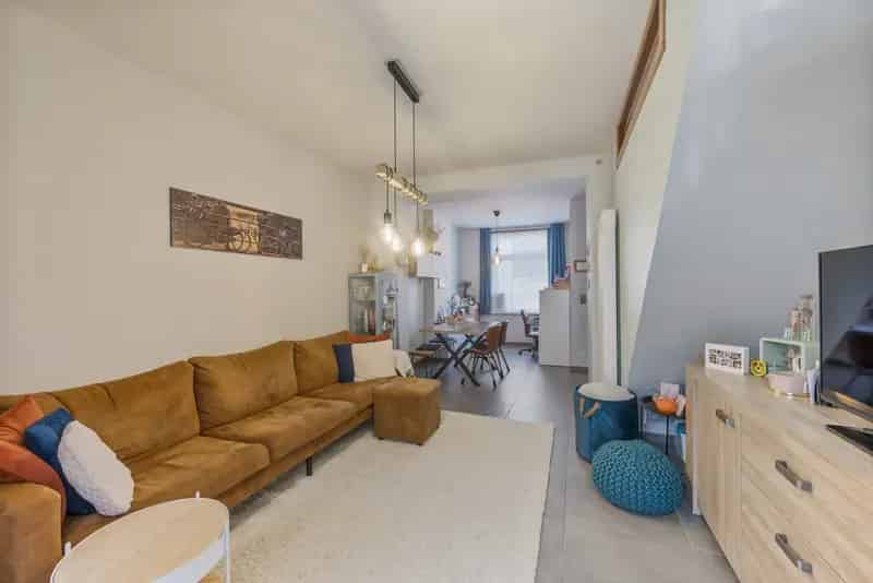 Huis te Huur: Instapklare woning aan het water
