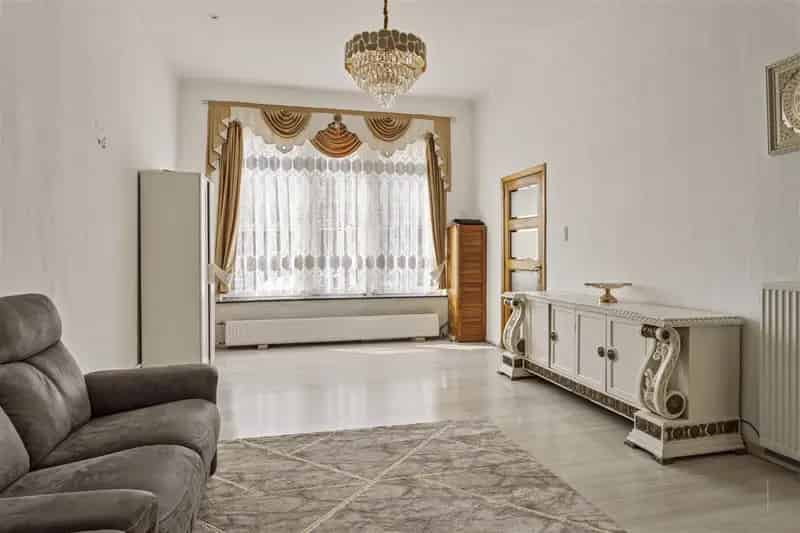 Enorm ruime familiewoning met 7 slaapkamers te Temse
