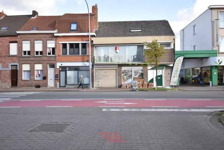 Huis Te Koop Brugge: Hoekwoning met Garage en Magazijn