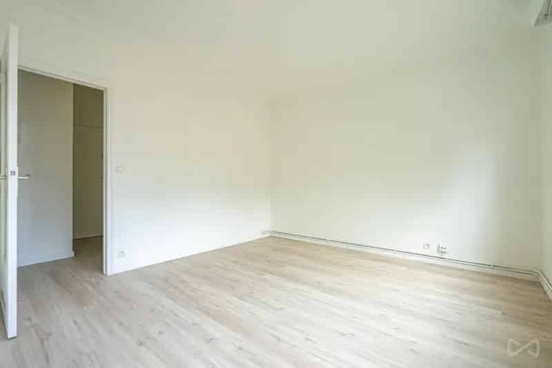 Studio te Huur Schaerbeek 33m2 Nabij Openbaar Vervoer