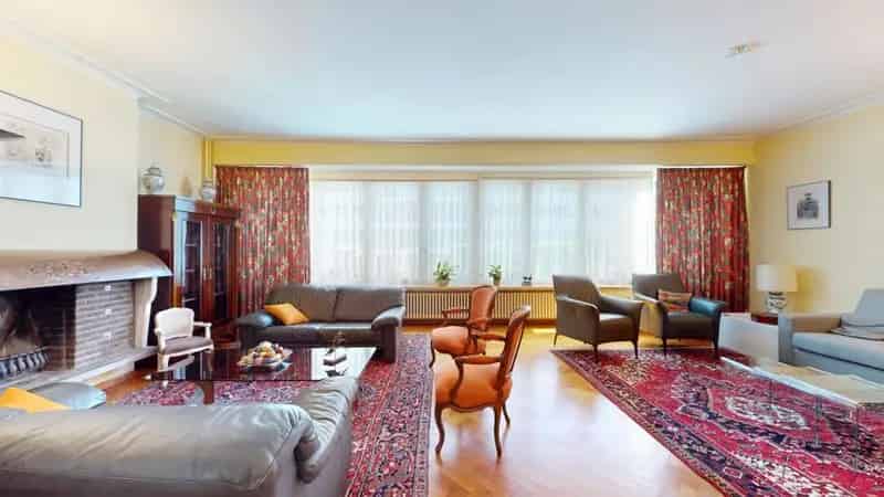 Huis te Etterbeek: 4 slaapkamers, tuin, garage, nabij metro