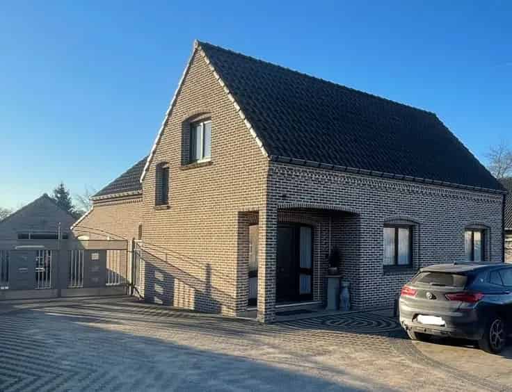 Ruime gezinswoning te koop 4 slaapkamers grote tuin Boxberg