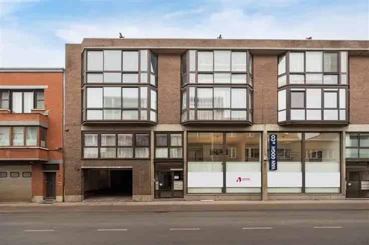 Kantoor Showroom Antwerpen Noord 362m2 20 Parkplaatsen