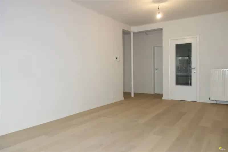 Appartement te koop Mortsel Edegem: gerenoveerd gelijkvloers met garage