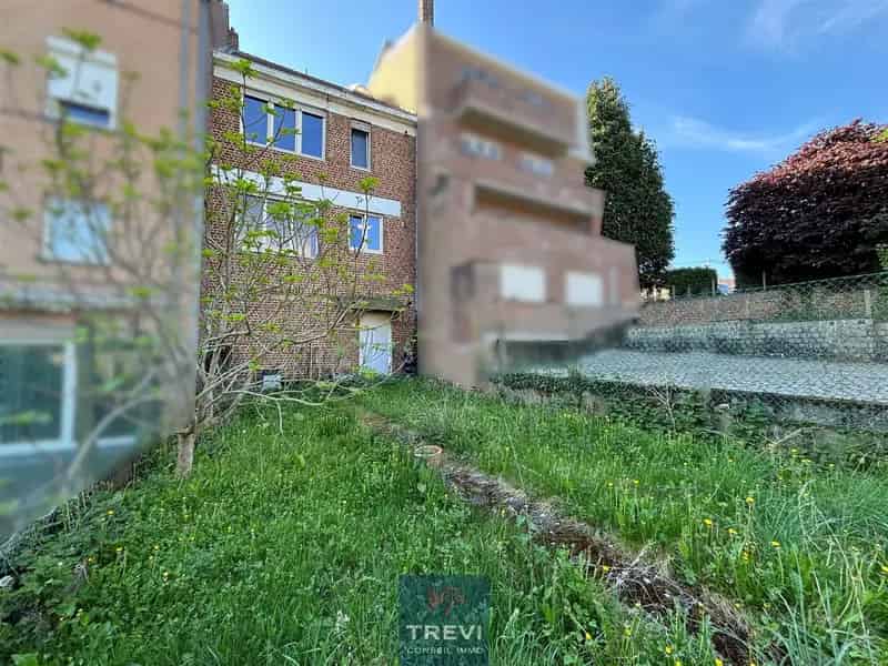 Huis te koop: Ruime woning met tuin en 3 slaapkamers