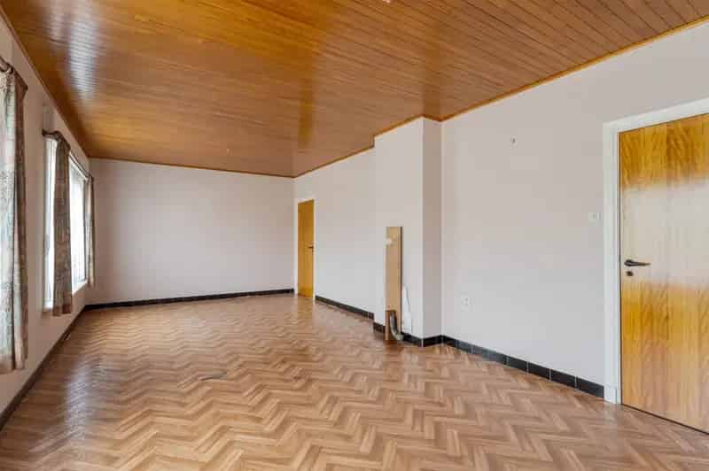 Te renoveren woning met landelijk uitzicht