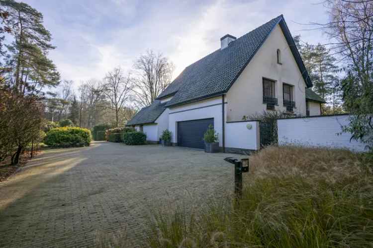 Statige Villa te Koop 6345m² Groene Omgeving