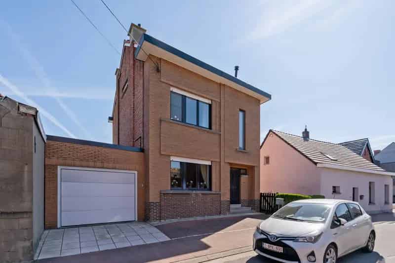 Huis te koop Melsbroek: Ruime woning met garage - renovatieproject