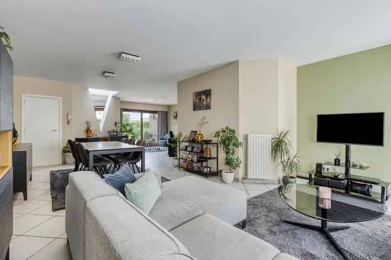 Huis te huur Zwijndrecht: 4-5 slaapkamers, garage, tuin