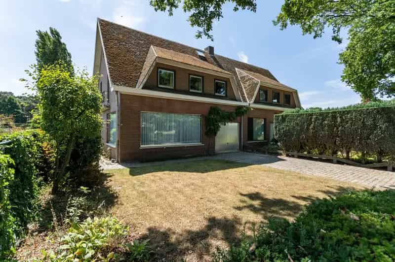 Huis te huur: Ruime halfopen bebouwing in rustige buurt