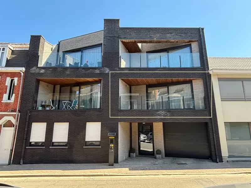 Appartement te koop: Instapklaar 1 slaapkamer appartement met 2 terrassen
