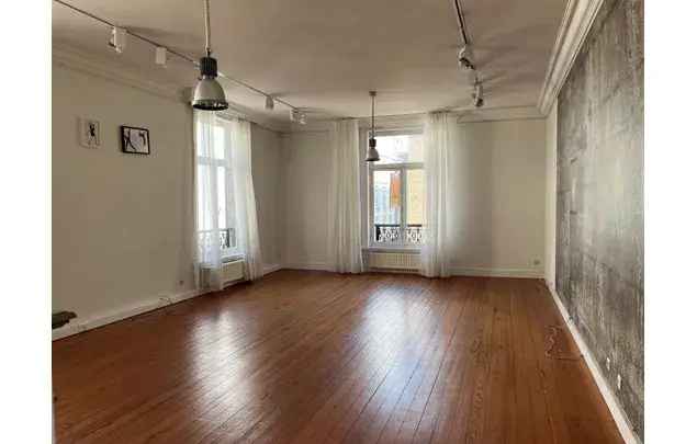 Huur 1 slaapkamer appartement van 121 m² in Antwerp