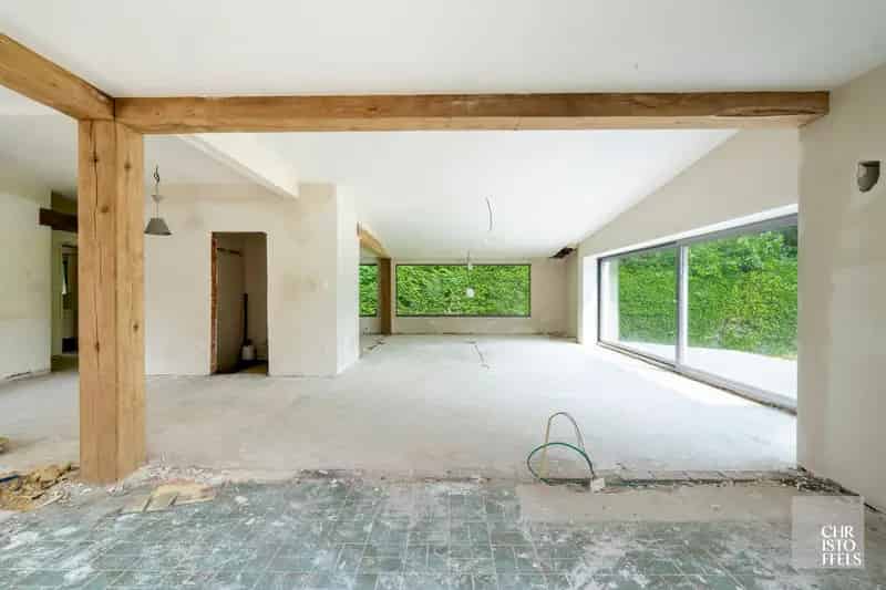 Laagbouwvilla te koop in bosrijke omgeving