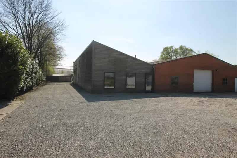 175m² Werkhuis Opslag Toonzaalruimte te Huur