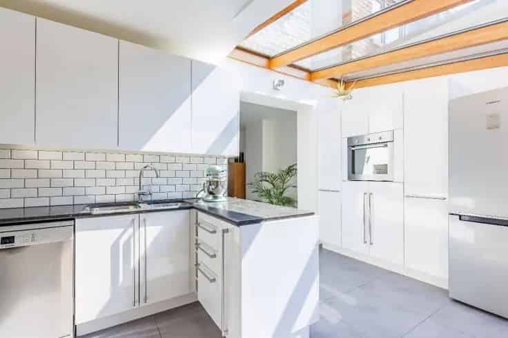 Huis Te Koop Sint-Kruis 4 Slaapkamers Grote Tuin EPC B